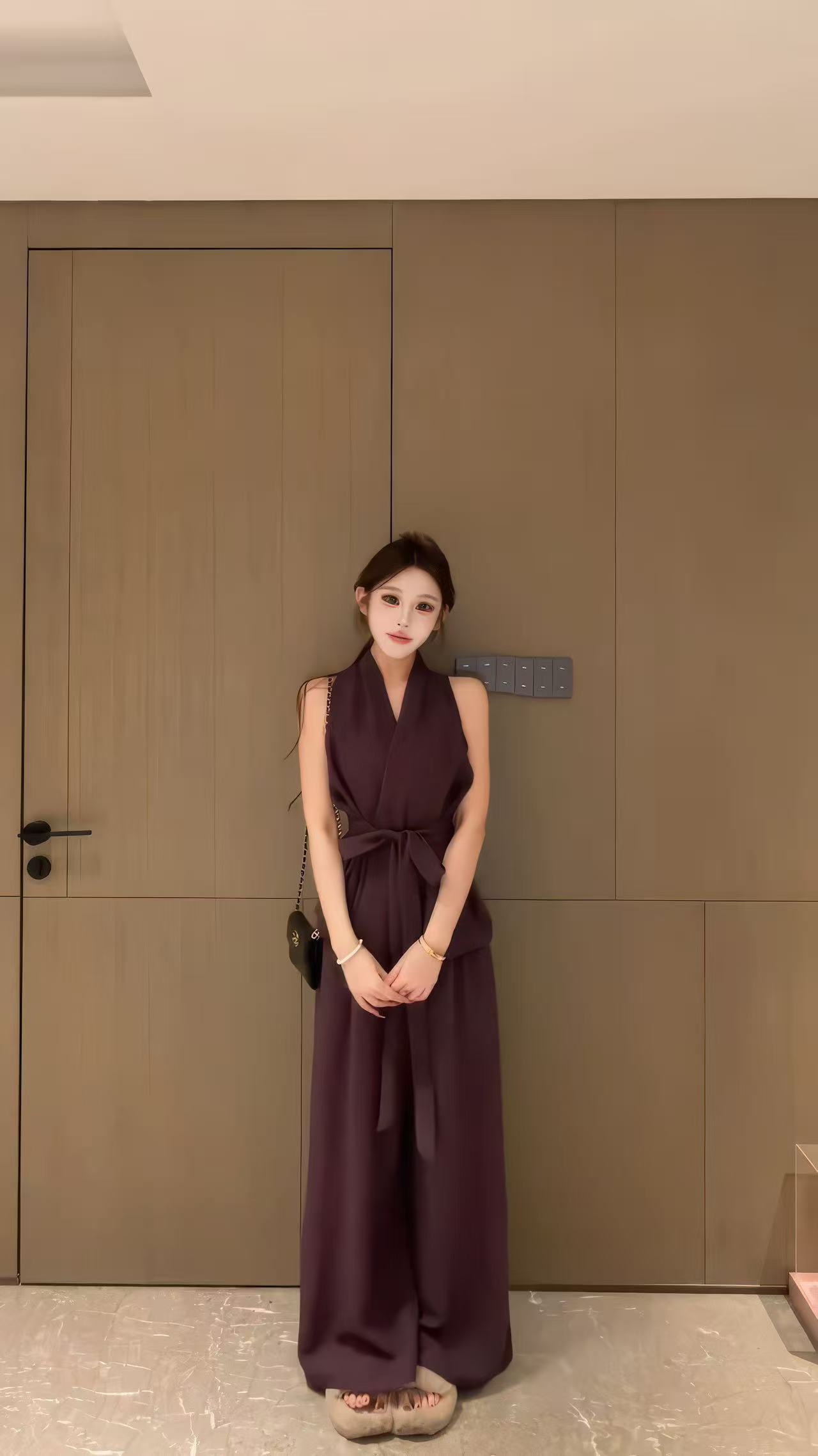새로운 프랑스식 빛 요리 한 바람 품격 V넥 스트랩 허리 수축 민소매 맨위 허리밴드 와이드 레그 팬츠 세트
