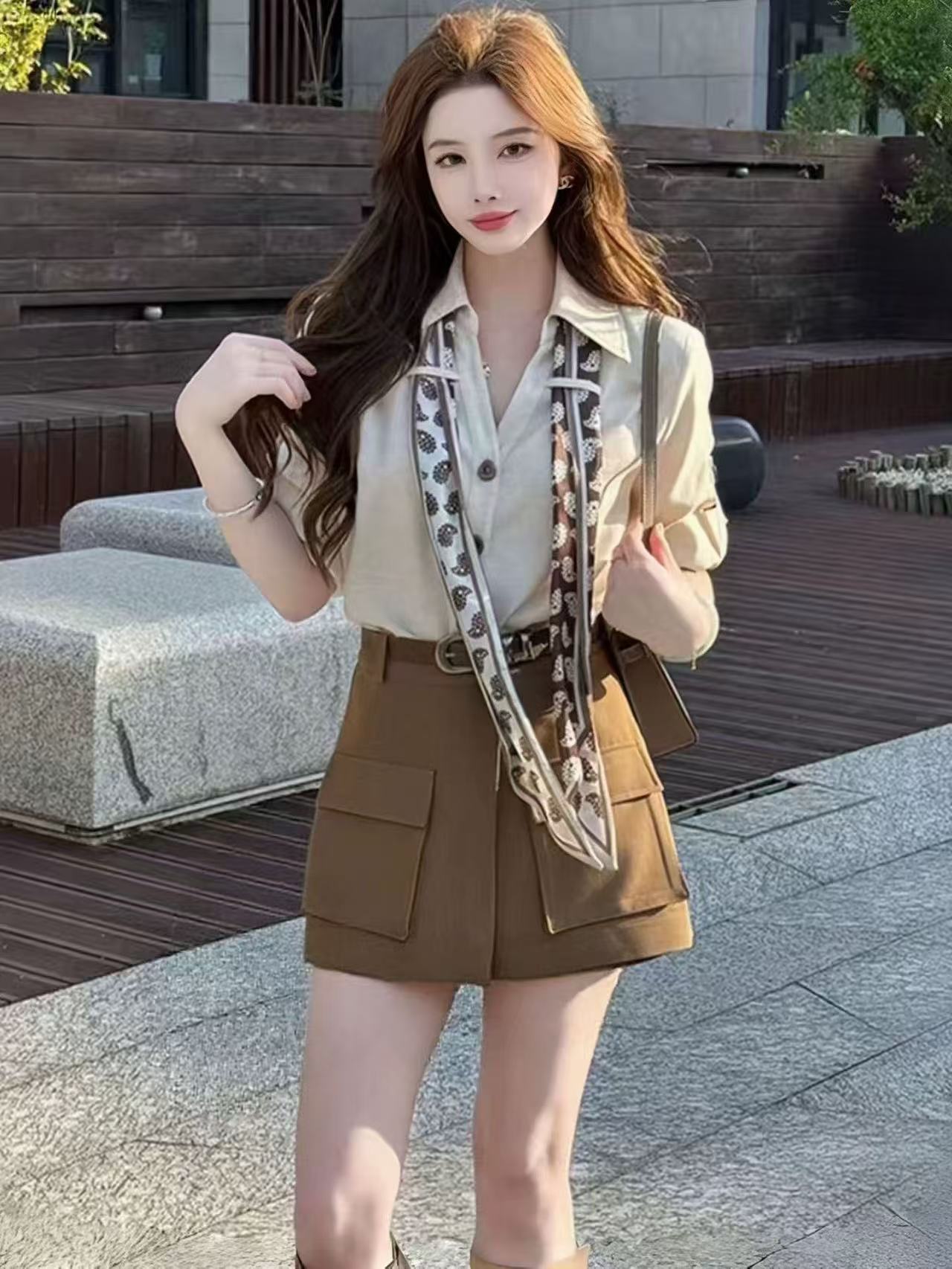 새로운 빛 럭셔리 오래된 돈 바람 고유 한 폴로 칼라 셔츠 하이웨이스트 워크웨어 반바지 스카프 벨트 4 세트