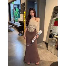 批发韩系穿搭辣妹纯欲时尚显瘦挂脖背心+防晒T恤+半身裙3件套