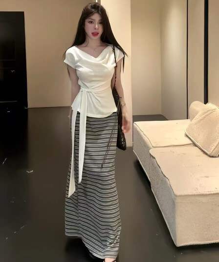 새로운 패션 느긋한 바람 보트넥 허리 수축 레이스업 맨위 허리밴드 스트라이프 반신 치마 세트