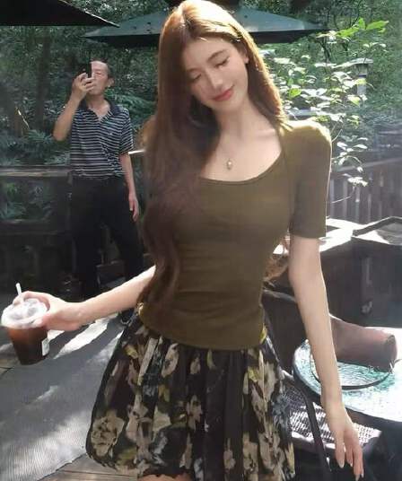새로운 패션 디자인 센스 품격 슬림해 보이는 몸매 가꾸기 맨위 허리밴드 프린트 반신 스커트 투피스 세트