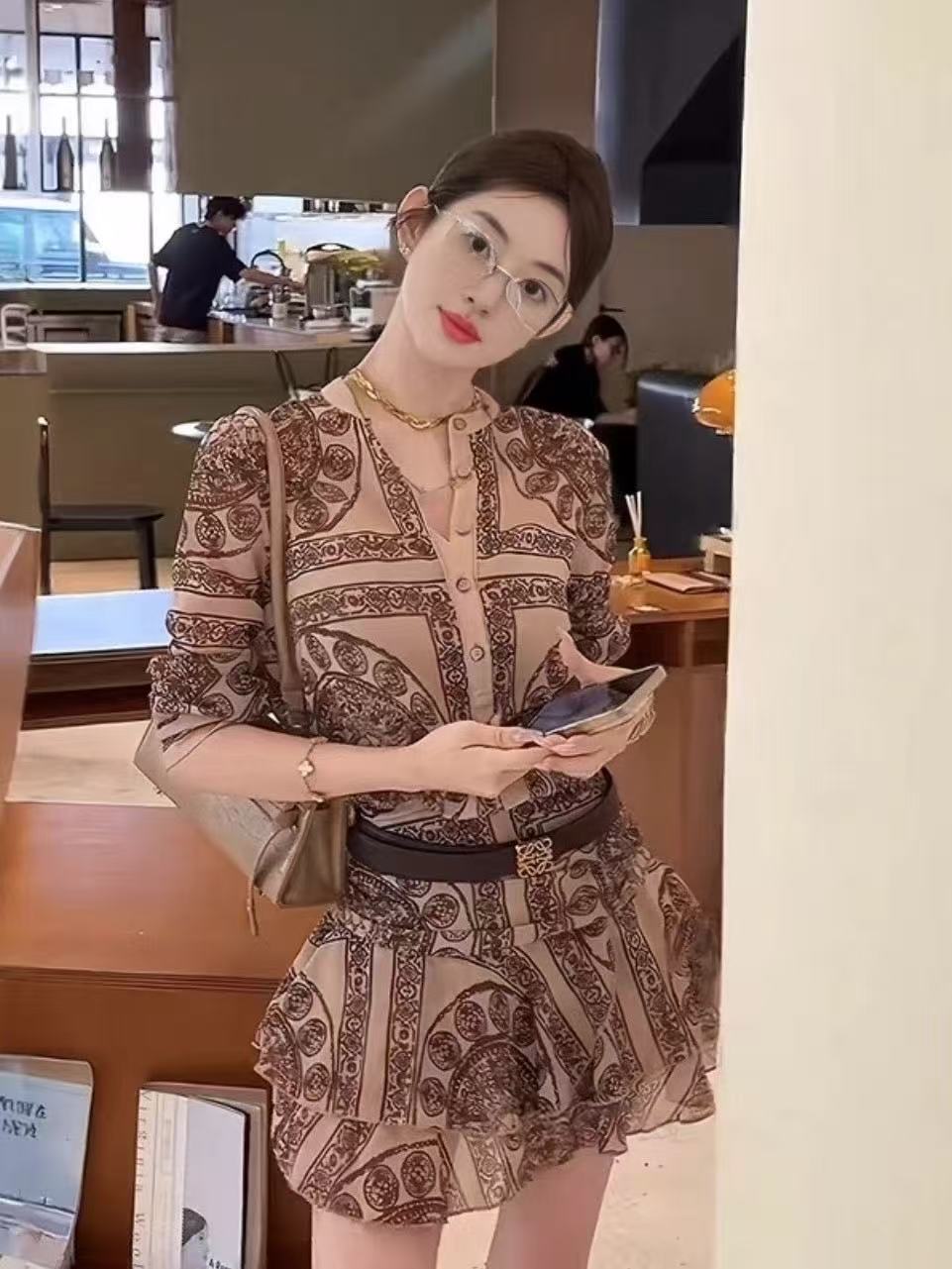 새로운 품격 오래된 돈 바람 루즈핏 슬림해 보이는 프린트 쉬폰 톱 하이웨이스트 반신 스커트 벨트 3 세트