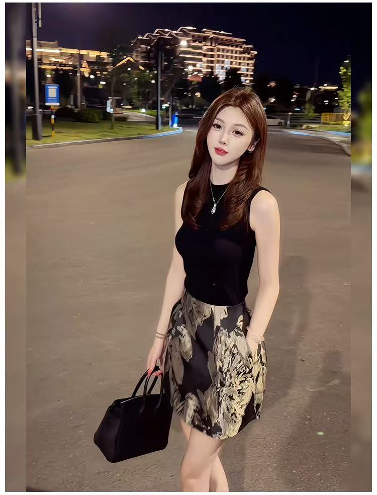 새로운 레트로 고급 센스 반하이넥 민소매 니트 조끼 허리밴드 꽃무늬 한 마디 미니 스커트 세트