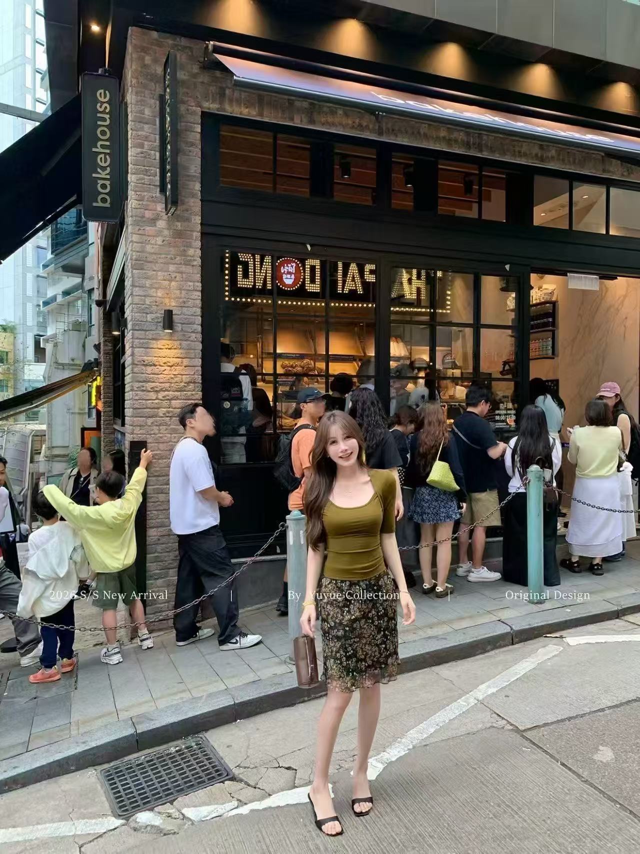새로운 한 부서 패션 레트로 스타일 몸매 가꾸기 반팔 맨위 허리밴드 꽃무늬 반신 미니 스커트 세트