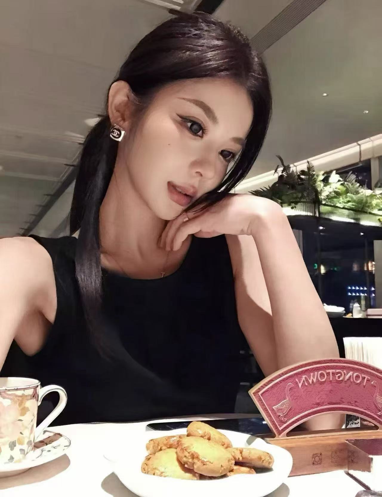 새로운 한국 스타일 품격 패션 허리 수축 백리스 민소매 맨위 허리밴드 캐주얼 스트레이트 팬츠 투피스 세트
