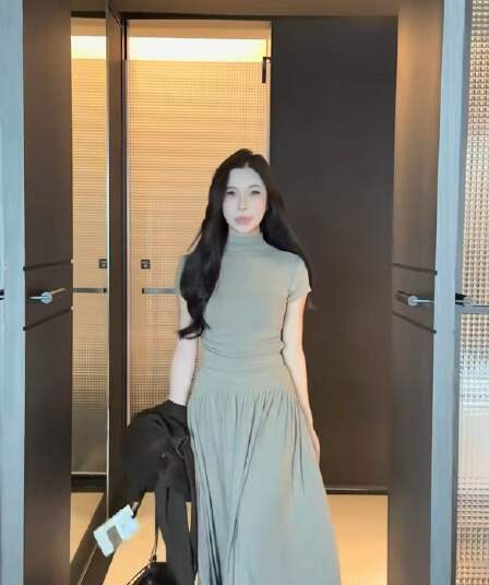 새로운 순수한 욕망 바람 섹시함 핫걸 품격 민소매 몸매 가꾸기 조끼 허리밴드 큰 진자 반신 스커트 투피스 세트