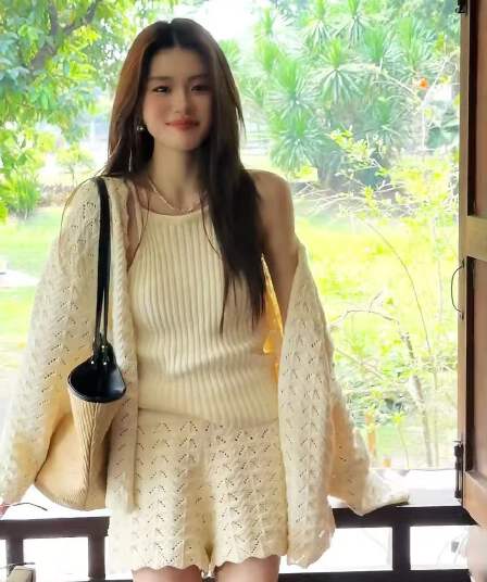 새로운 느긋한 바람 슬림해 보이는 루즈핏 홀로우 아웃 니트 오픈 가디건 슬립 허리밴드 반바지 3종 세트