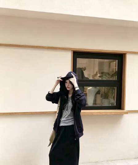 새로운 한국 스타일 패션 캐주얼 후드 재킷 스트라이프 슬립 허리밴드 반신 스커트 3종 세트