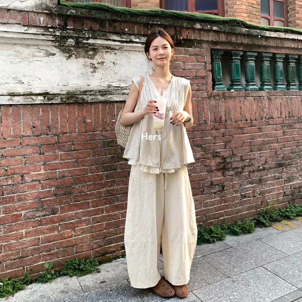 일본식 미니멀리즘 레트로 调性 디자인 센스 페이크 레이어드 스트랩 면 린넨 작은 셔츠 펌프 로프 꽃밭 마 캐주얼 바지 세트