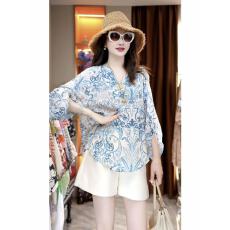 批发<b class='q'>真丝</b>双绉V领蓝色青花瓷案桑蚕丝<b class='q'>衬衫</b>上衣