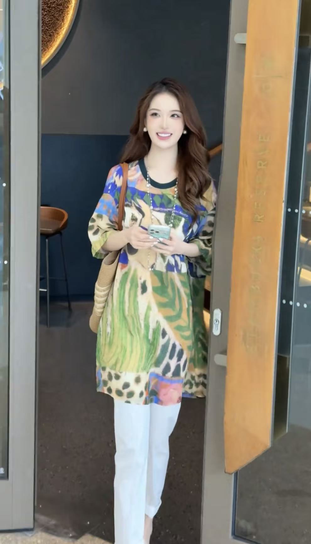 높음 엔드 라인 여름 새로운 패션 다용도 품격 얇은 스타일 반팔 셔츠