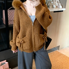 批发北极绒腈纶35%锦纶40%PBT25%大毛领连帽<b class='q'>针织</b><b class='q'>开衫</b>毛衣软糯外套