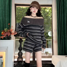 批发套装韩系<b class='q'>条纹</b>休闲<b class='q'>裤</b>早秋款一字肩长袖毛衣高腰短<b class='q'>裤</b>针织两件套