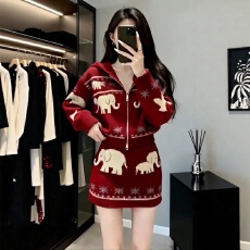 批发套装巨好看秋冬装<b class='q'>酒红色</b>针织<b class='q'>连衣裙</b>女装一整套圣诞氛围感穿搭