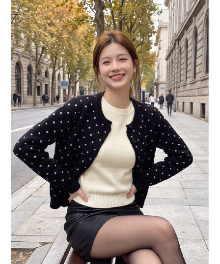 실사 재고 있음 2026 가을 겨울 새로운 레트로 페이크 레이어드 도트 무늬 스웨터 오픈 가디건 니트 재킷 풀오버 맨위