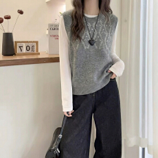 批发春秋外搭叠穿薄款羊绒吊带女小个子宽松羊毛背心马甲短款针织坎肩