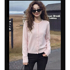 批发<b class='q'>圆领</b><b class='q'>针织</b><b class='q'>开衫</b>女2026春季新款蝴蝶结刺绣设计感粉色上衣