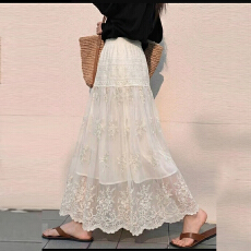 批发蕾丝拼接<b class='q'>网纱</b>半身裙2026年秋季新款刺绣垂感超仙a字中长大摆纱裙