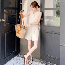 批发高级感老钱风亚麻马甲短<b class='q'>裤</b>两件套<b class='q'>装</b>女夏季大方得体穿搭一整套