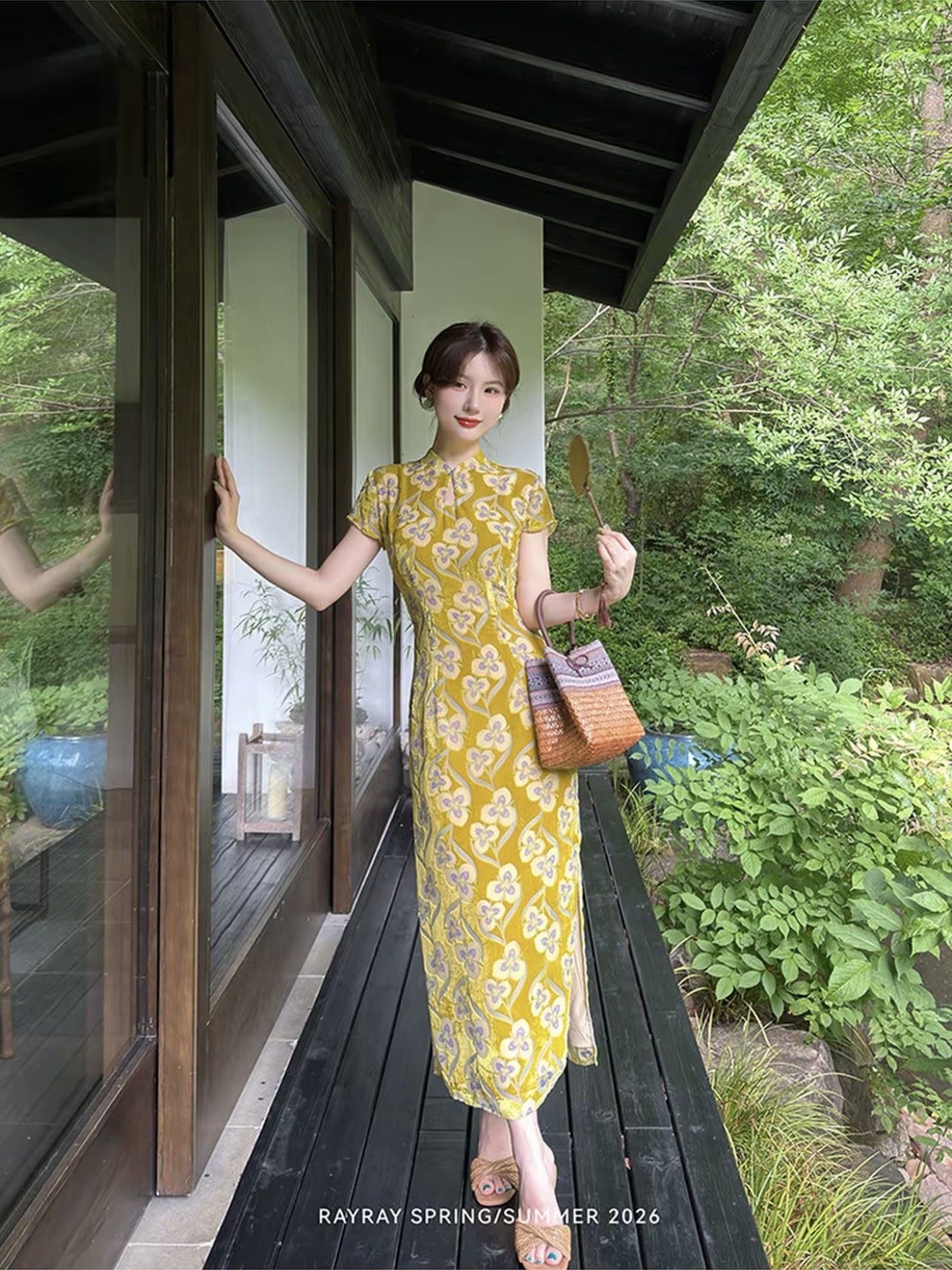 새로운 중식 국풍 새싹 잘 생긴 꽃 차오 납 레트로 벨벳 치파오 여성 아이리스 꽃무늬 슬림해 보이는 개선 롱 스커트