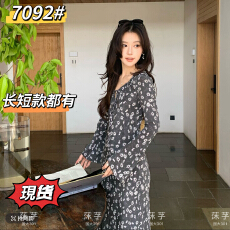 批发清冷美学2.0 100人丝灰调雏菊<b class='q'>喇叭袖</b>系带 V 领收腰长裙