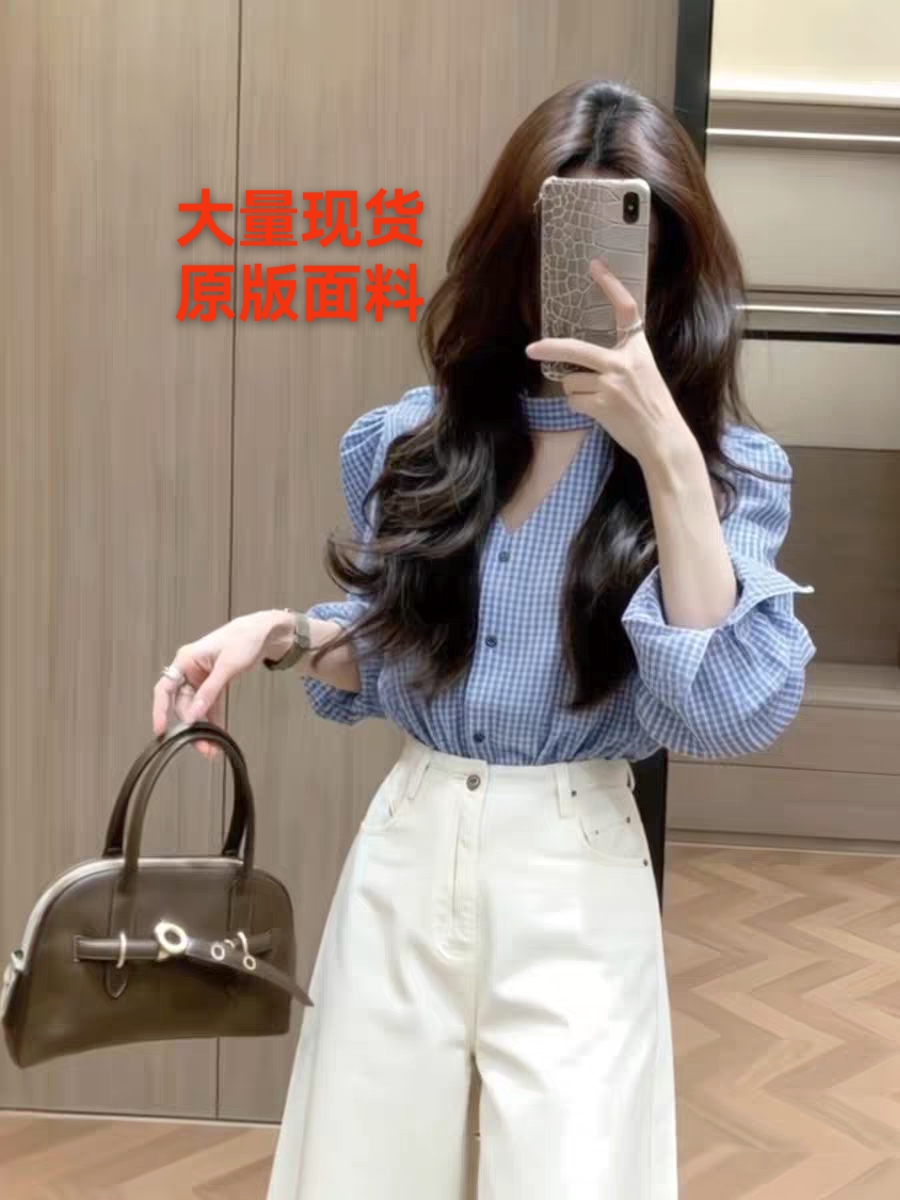 프랑스식 고급 센스 파란색 체크무늬 V넥 거품 소매 여성 셔츠 봄 허리 수축 슬림해 보이는 디자인 센스 작은 대중 맨위