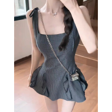 批发韩系小众条纹无袖吊带<b class='q'>连衣裙女</b>夏收腰显瘦荷叶边A字裙气质短裙子