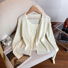 批发实拍气质甜美细软毛衣两件套<b class='q'>女</b>2026春季新款免搭配纯色上衣套装<b class='q'>女</b>