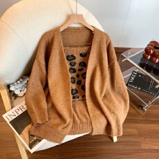 批发实拍~小众豹纹<b class='q'>图案</b>显瘦百搭抹胸<b class='q'>背心</b>宽松软糯百搭毛衣开衫两件套