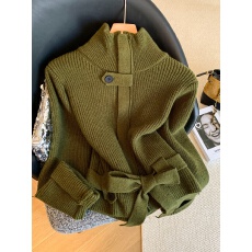 批发高级感绿色<b class='q'>立领</b>羊绒毛衣外套女冬季新款时髦针织衫设计感系带收腰