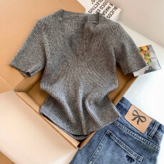 批发<b class='q'>实拍</b>2026正肩短袖针织T恤女内搭春夏百搭修身u领纯欲打底洋气上衣