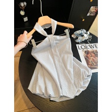批发小香风黑白条纹抹胸挂脖花苞吊带背心女夏季新款性感美背辣妹上衣