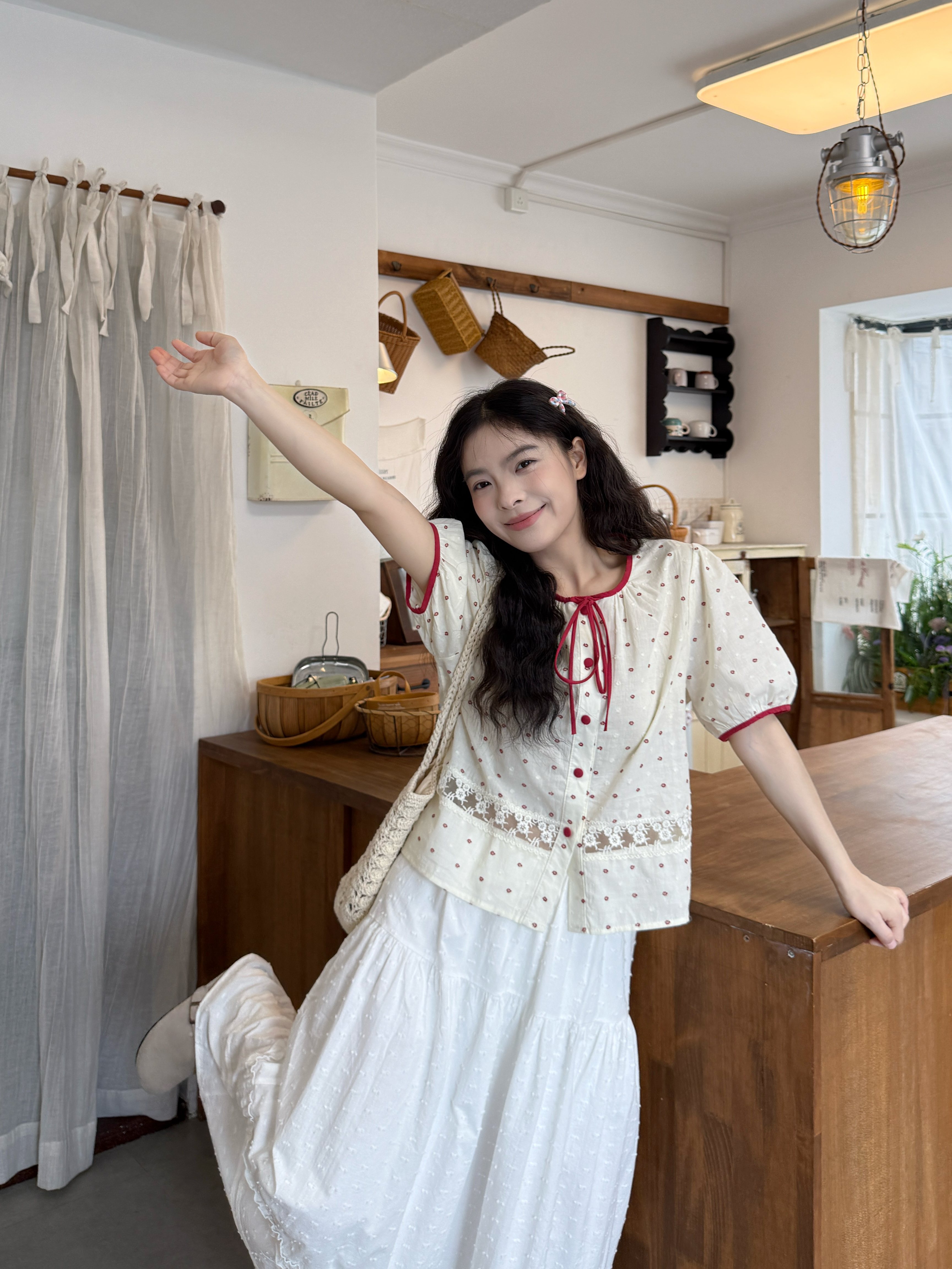 실사 정가 한 부서 다용도 디자인 센스 레이스업 꽃무늬 레이스 패치워크 홀로우 아웃 셔츠