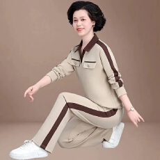 批发年轻<b class='q'>妈妈</b>休闲运动服女2026新款秋季中老年高贵洋气高品质卫衣套装