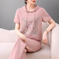 批发时尚洋气休闲<b class='q'>运动</b>套装<b class='q'>女</b>士2026新款夏季宽松连帽短袖长裤两件套<b class='q'>女</b>