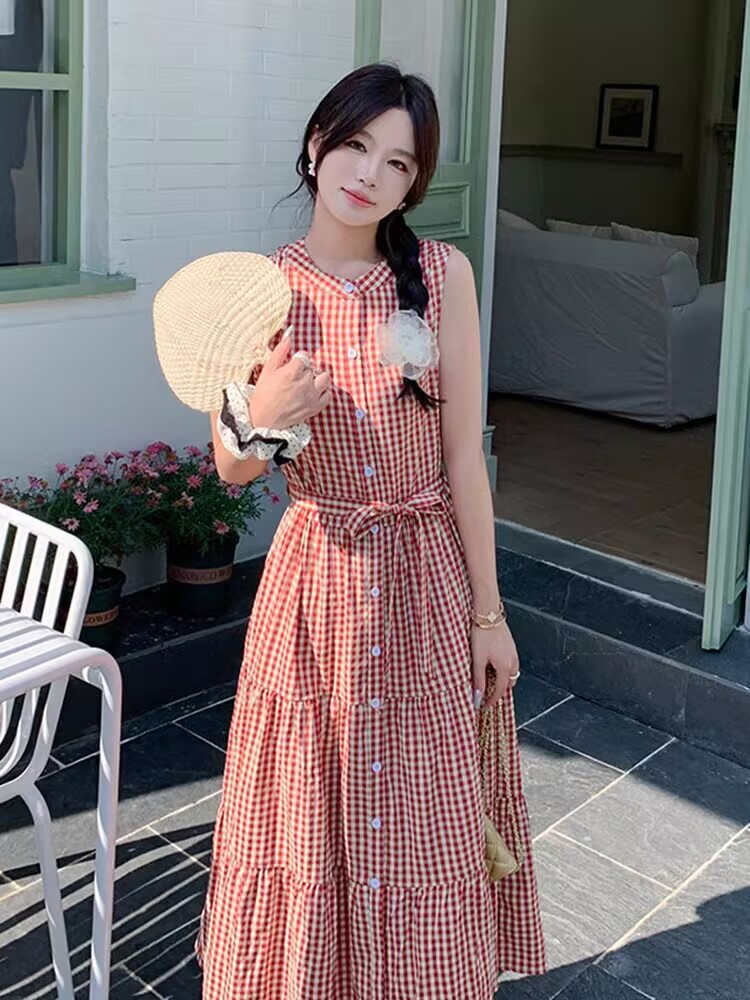 레트로 빨간색 체크무늬 민소매 여성 드레스 여름 2026 새로운 표지 고기 슬림해 보이는 허리 수축 한 마디 롱 스커트
