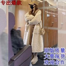批发GAGAZHANG绒绒暖阳加厚款连帽菱形格假两件大外套