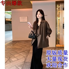 批发<b class='q'>夏</b>诗文 莱赛尔天丝棉撞色扣荡领上衣女秋廓形可调节扣袢风衣外套