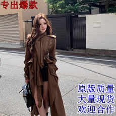 批发限量bbr英剧风衣Kylie同款自有调性的不对称羊毛短风衣/短裤
