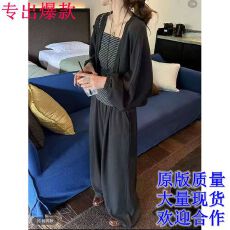 批发新款<b class='q'>韩版</b>时尚休闲开衫+条纹吊带背心+松紧腰阔腿裤三件套