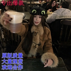 批发小君君布兰妮 京都贵<b class='q'>女</b>/保暖一绝复古做旧烫金环保皮毛一体<b class='q'>外套</b>