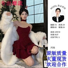 批发灰尘邓邓圣诞奇妙夜设计师款小众满天星气质连衣裙 荷叶边裙