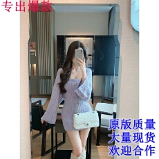 批发JustQin凛<b class='q'>冬</b>玫瑰2025秋<b class='q'>冬</b>新款针织开衫抹胸连衣裙性感短裙女