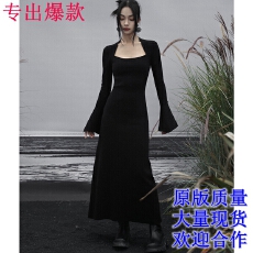 批发暗黑<b class='q'>复古</b>方领连衣裙女2026春季新款黑色优雅针织长款裙子