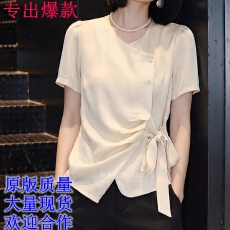 批发2026夏季新款时尚纯色系带短袖<b class='q'>T</b><b class='q'>恤</b>高级通勤风小众气质设计感<b class='q'>上衣</b>