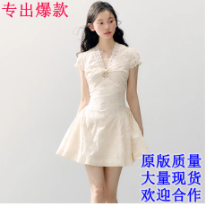 批发ANNATTO 茉莉苔痕 少女感米白色绣花V领蕾丝花边a字收腰连衣裙女