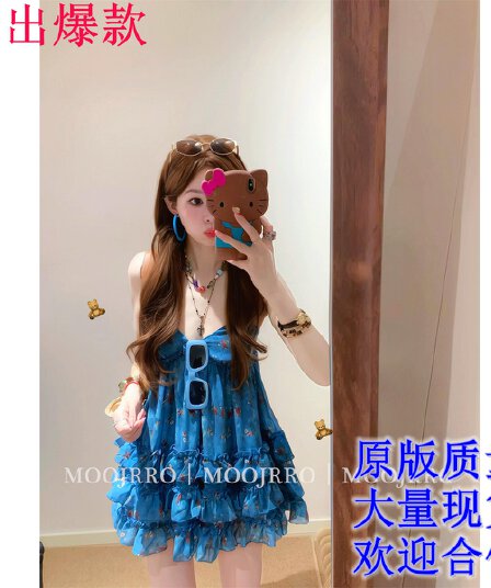 파란색 꽃무늬 V넥 캐미솔 여름 외출용 프랑스식 휴가 바람 몸매 가꾸기 슬림해 보이는 프릴 민소매 맨위