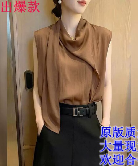 한 부서 출퇴근 바람 커피 색상 터틀넥 민소매 맨위 여성 패션 다용도 세련된 외국 가스 셔츠 2026 여름 새로운