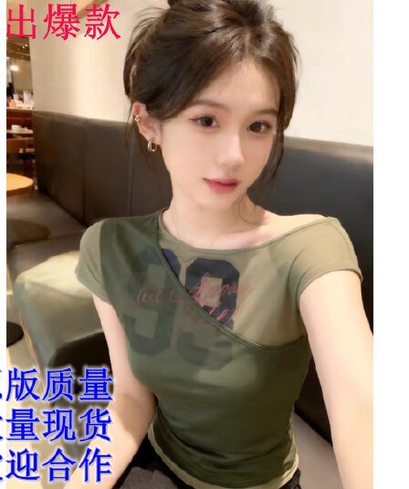 외국 가스 알파벳 프린트 녹색 페이크 레이어드 반팔 티셔츠 올해 인기 ~ 중 폭발 여성 의류 초여름 비스듬한 어깨 의류