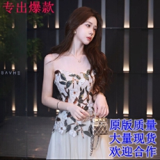 批发木子李的李晚光映花轻奢氛围感拼接刺绣收腰上衣网纱半身裙套装